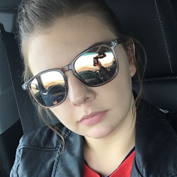 Meet your Posher, Sheri - Picture 1 of 1